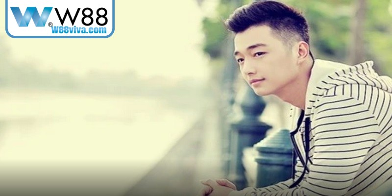 Anh Tú – Chuyên Gia Đánh Giá Uy Tín Hàng Đầu Tại W88 5 Anh Tú là chuyên gia nổi bật được nhiều người chơi tin tưởng tại W88