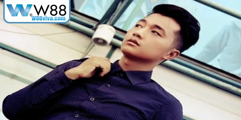 Anh Tú – Chuyên Gia Đánh Giá Uy Tín Hàng Đầu Tại W88 7 Dưới dẫn dắt của chuyên gia tài ba thì nhà cái đạt nhiều thành tựu nổi bật